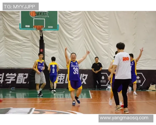 上海篮球队团队协作的创新变革与未来发展探讨 上海篮球队团队协作的创新变革与未来发展探讨